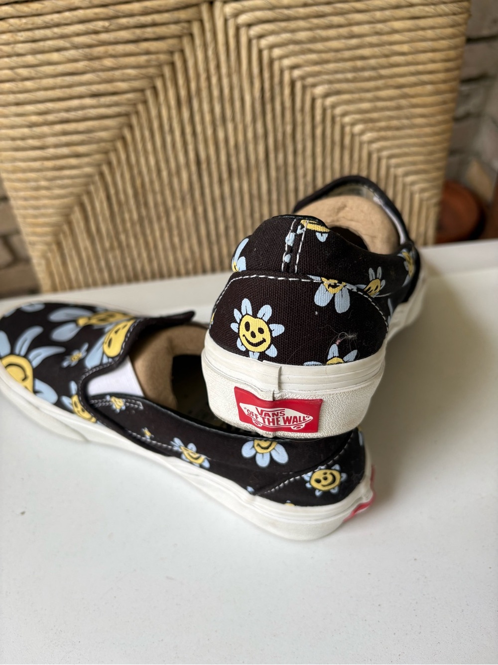 Vans triple grin floral black  Slip-On Sneakers Blue Daisy Yellow Smiley Faces - Picture 3 of 5